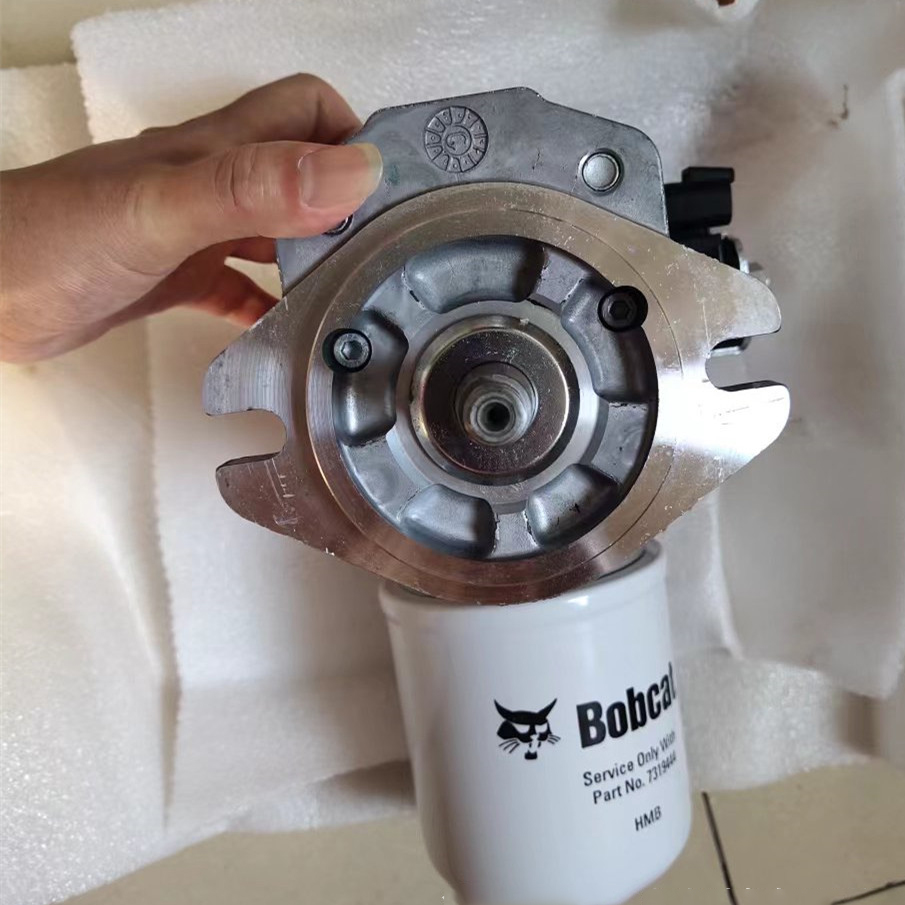 Bobacat S550 S750 S770 Skid Steer Loader Fan Motor Assembly 7265577 Seal 7250289