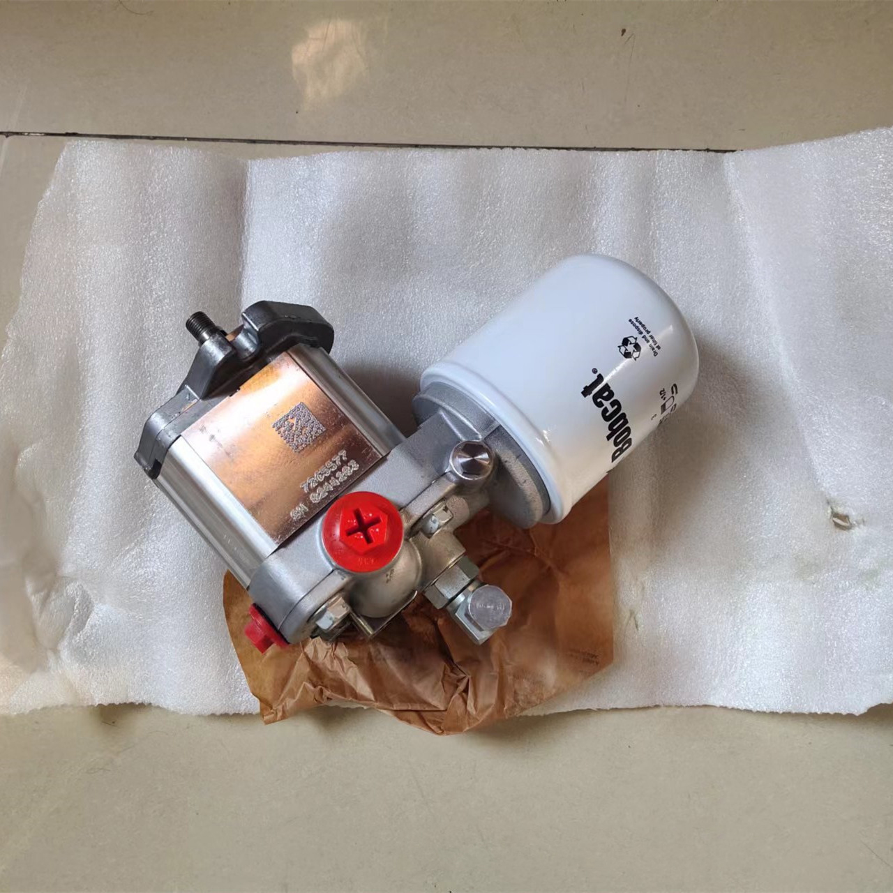 Bobacat S550 S750 S770 Skid Steer Loader Fan Motor Assembly 7265577 Seal 7250289
