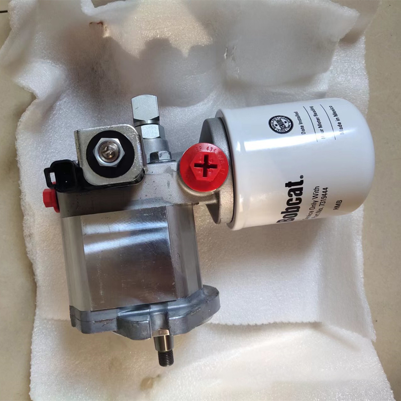 Bobacat S550 S750 S770 Skid Steer Loader Fan Motor Assembly 7265577 Seal 7250289