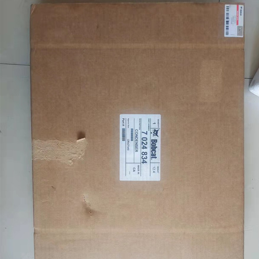 Bobcat S770 S750 S650 Skid Steer Loader Condenser 7024834 Air Conditioner Compressor