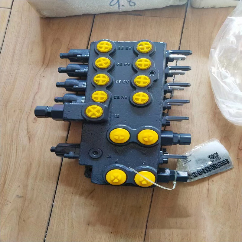 XCMG 25 tons crane 803000096 multi-way valve QYZTF0S10E